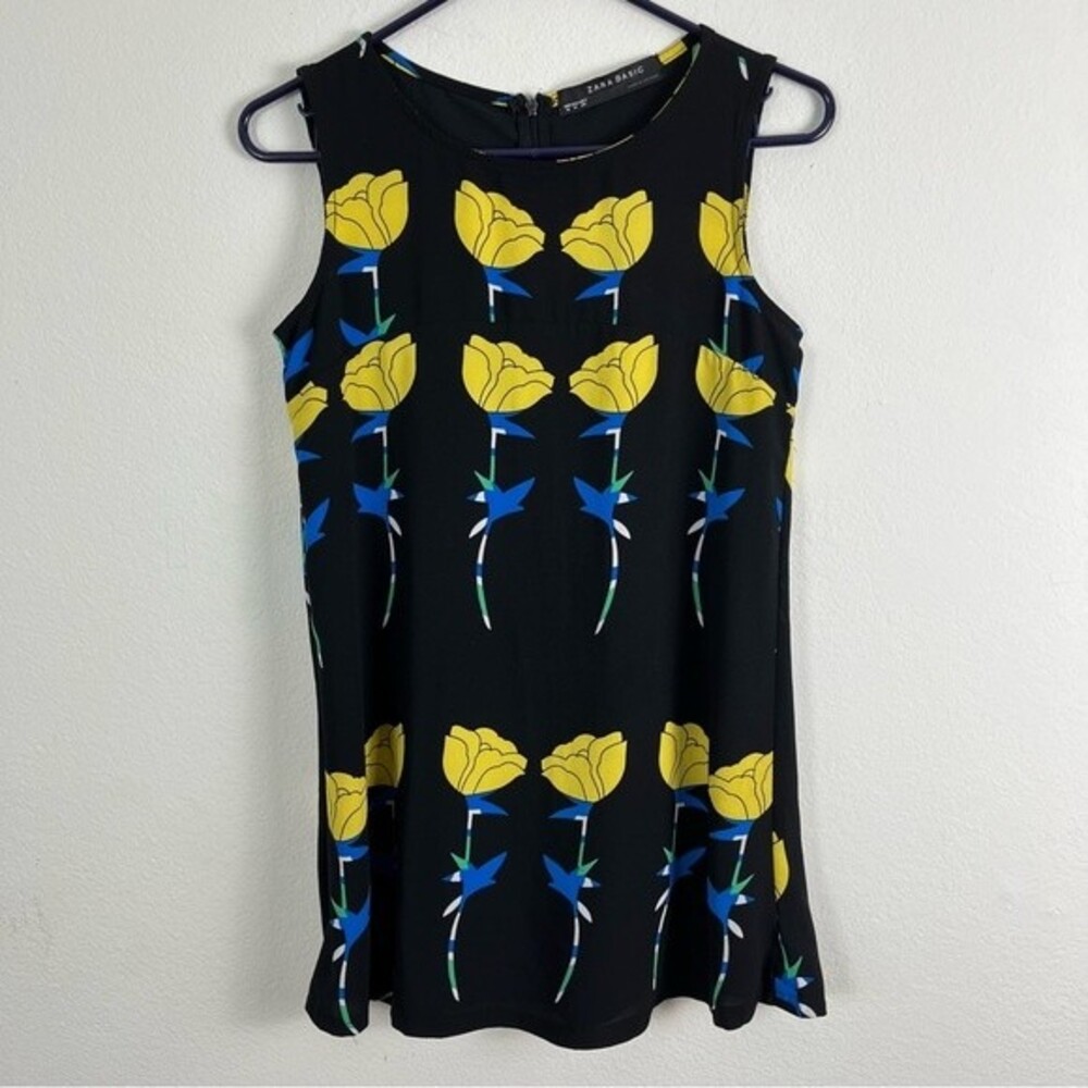 Zara Basic Abstract Yellow Flower Tulip Long Sleeveless Top- Size Medium